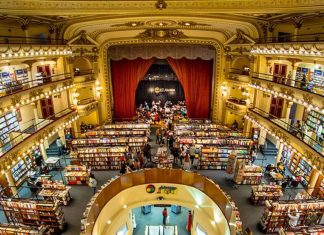 Embaixador mexicano renuncia a cargo após ser flagrado roubando livro na Argentina