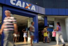 Governo volta atrás e não vai antecipar o pagamento da segunda parcela do auxílio emergencial Governo volta atrás e não vai antecipar o pagamento da segunda parcela do auxílio emergencial