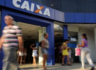 Governo volta atrás e não vai antecipar o pagamento da segunda parcela do auxílio emergencial Governo volta atrás e não vai antecipar o pagamento da segunda parcela do auxílio emergencial