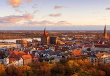 Rostock é 1ª cidade da Alemanha a anunciar estar livre do coronavírus Rostock é 1ª cidade da Alemanha a anunciar estar livre do coronavírus