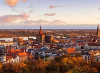 Rostock é 1ª cidade da Alemanha a anunciar estar livre do coronavírus Rostock é 1ª cidade da Alemanha a anunciar estar livre do coronavírus