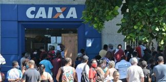 Bancários da Caixa ameaçam entrar em greve na próxima semana; entenda Bancários da Caixa ameaçam entrar em greve na próxima semana; entenda