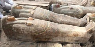 Egito anuncia descoberta de 14 sarcófagos de 2.500 anos Egito anuncia descoberta de 14 sarcófagos de 2.500 anos
