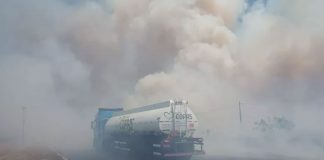Fumaça causada por incêndios na zona rural de Uberlândia atinge trecho da MG-497 Fumaça causada por incêndios na zona rural de Uberlândia atinge trecho da MG-497