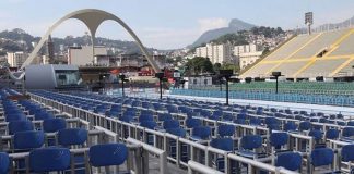 Possibilidade de não ter desfile em 2021 será discutida no dia 24, diz Liesa Possibilidade de não ter desfile em 2021 será discutida no dia 24, diz Liesa