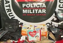 MG: Polícia prende quadrilha que usava bebê como “distração” para furtar motos MG: Polícia prende quadrilha que usava bebê como "distração" para furtar motos