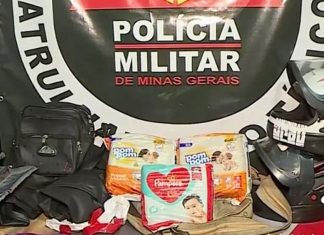 MG: Polícia prende quadrilha que usava bebê como “distração” para furtar motos MG: Polícia prende quadrilha que usava bebê como "distração" para furtar motos
