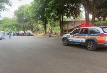 Funcionários de empresa de ônibus em Uberlândia começam semana com paralisação Funcionários de empresa de ônibus em Uberlândia começam semana com paralisação