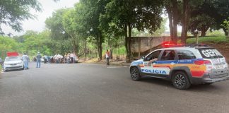 Funcionários de empresa de ônibus em Uberlândia começam semana com paralisação Funcionários de empresa de ônibus em Uberlândia começam semana com paralisação