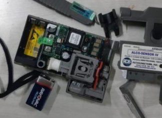 Homem tenta fugir de polícia, quebra bafômetro e é apreendido em Goiás Homem tenta fugir de polícia, quebra bafômetro e é apreendido em Goiás