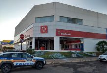 Agência do banco Bradesco é alvo de criminosos na Avenida Rondon Pacheco em Uberlândia Agência do banco Bradesco é alvo de criminosos na Avenida Rondon Pacheco em Uberlândia