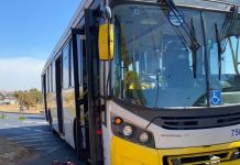 Acidente entre moto e ônibus próximo ao Terminal Santa Luzia em Uberlândia Acidente entre moto e ônibus próximo ao Terminal Santa Luzia em Uberlândia