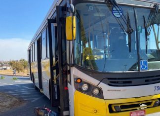 Acidente entre moto e ônibus próximo ao Terminal Santa Luzia em Uberlândia Acidente entre moto e ônibus próximo ao Terminal Santa Luzia em Uberlândia