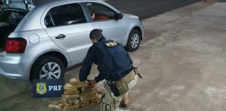 Motorista de aplicativo tenta esconder cocaína em carro mas é pego pela PRF na BR 365 em Uberlândia Motorista de aplicativo tenta esconder cocaína em carro mas é pego pela PRF na BR 365 em Uberlândia