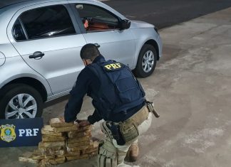 Motorista de aplicativo tenta esconder cocaína em carro mas é pego pela PRF na BR 365 em Uberlândia Motorista de aplicativo tenta esconder cocaína em carro mas é pego pela PRF na BR 365 em Uberlândia