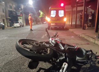 Jovem motociclista morre em acidente com caminhonete na Avenida Cesário Alvim em Uberlândia Jovem motociclista morre em acidente com caminhonete