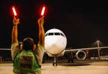 Piloto faz pouso de emergência em Brasília após idosa morrer em voo internacional Piloto faz pouso de emergência em Brasília após idosa morrer em voo internacional