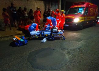 Acidente entre moto e carro no Mansour em Uberlândia deixa uma jovem de 21 anos em estado grave Acidente entre moto e carro no Mansour em Uberlândia deixa uma jovem de 21 anos em estado grave