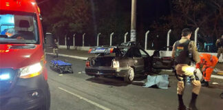 Três morrem após capotamento de carro na Avenida Anselmo Alves dos Santos