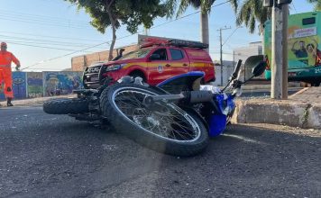 Motociclista morre após atingir ônibus no Bairro Bom Jesus, em Uberlândia Motociclista morre após atingir ônibus no Bairro Bom Jesus, em Uberlândia