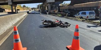 Jovem de 20 anos falece na BR-365 após moto ser arrastada em Uberlândia Jovem de 20 anos falece na BR-365 após moto ser arrastada em Uberlândia