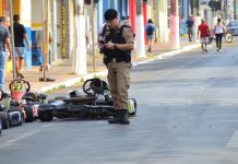 Kart fora de controle atropela gestante e mais três pessoas durante desfile do Dia da Independência em MG Kart fora de controle atropela gestante e mais três pessoas durante desfile do Dia da Independência em MG