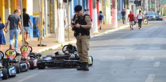 Kart fora de controle atropela gestante e mais três pessoas durante desfile do Dia da Independência em MG Kart fora de controle atropela gestante e mais três pessoas durante desfile do Dia da Independência em MG