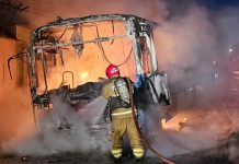 Em menos de 24 horas, quatro ônibus são incendiados em Uberlândia Em menos de 24 horas, quatro ônibus foram incendiados em Uberlândia