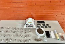 Dupla é Detida pela Polícia Militar em Ituiutaba por Tráfico de Drogas com Grande Quantidade de Entorpecentes Dupla é Detida pela Polícia Militar em Ituiutaba por Tráfico de Drogas com Grande Quantidade de Entorpecentes
