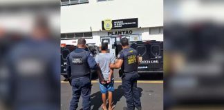 Homem é preso em Uberaba após atacar a própria mãe com faca Homem é preso em Uberaba após atacar a própria mãe com faca