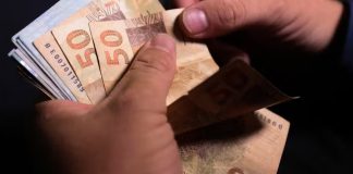 Lula Anuncia Novo Decreto para Corrigir Salário Mínimo, que Deve Atingir R$ 1.518 nos Próximos Dias Lula Anuncia Novo Decreto para Corrigir Salário Mínimo, que Deve Atingir R$ 1.518 nos Próximos Dias