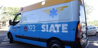 Médico de Plantão Usa Ambulância Pública para Impedir Assalto à Própria Clínica em MG Médico de Plantão Usa Ambulância Pública para Impedir Assalto à Própria Clínica em MG