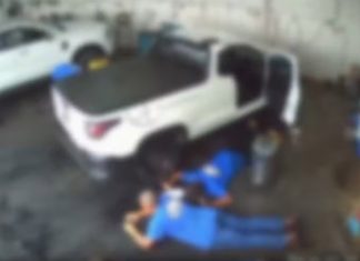 Assaltantes trancam funcionários em banheiro e roubam caminhonete de cliente em lava a jato em Uberlândia Assaltantes trancam funcionários em banheiro e roubam caminhonete de cliente em lava a jato em Uberlândia