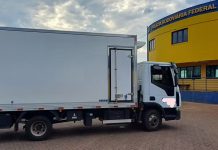 Caminhoneiro é flagrado com CNH paraguaia e confessa ter comprado documento falso por R$ 2 mil na internet em Minas Gerais. Caminhoneiro é flagrado com CNH paraguaia e confessa ter comprado documento falso por R$ 2 mil na internet em Minas Gerais.