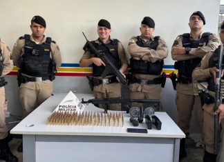 Mulher É Presa com Fuzil Tcheco e Drogas Destinadas a Presídio na Grande BH Mulher É Presa com Fuzil Tcheco e Drogas Destinadas a Presídio na Grande BH