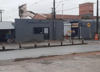Mulher é detida ao tentar entrar em presídio com celulares escondidos nas partes íntimas em Uberlândia Mulher é detida ao tentar entrar em presídio com celulares escondidos nas partes íntimas em Uberlândia