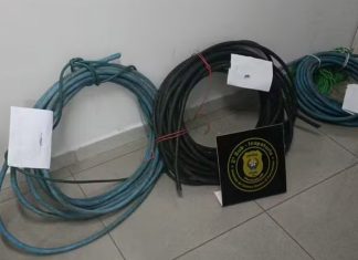 Polícia Civil de Uberlândia prende três homens por furto de cabos de cobre no Bairro Lídice Polícia Civil de Uberlândia prende três homens por furto de cabos de cobre no Bairro Lídice