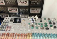 Polícia Militar apreende drogas e detém adolescentes infratores em Santa Vitória Polícia Militar apreende drogas e detém adolescentes infratores em Santa Vitória