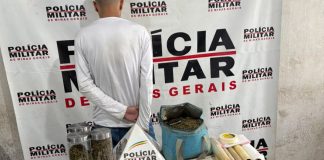 Polícia Militar apreende suspeitos por tráfico de drogas e receptação em Uberaba Polícia Militar apreende suspeitos por tráfico de drogas e receptação em Uberaba