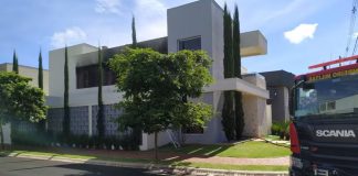 Incêndio em Casa de Condomínio Fechado Leva à Interdição pela Defesa Civil em Uberlândia Incêndio em Casa de Condomínio Fechado Leva à Interdição pela Defesa Civil em Uberlândia