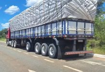 Caminhoneiro é preso com rebites durante transporte de carga para Uberlândia Caminhoneiro é preso com rebites durante transporte de carga para Uberlândia