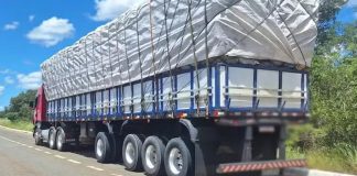 Caminhoneiro é preso com rebites durante transporte de carga para Uberlândia Caminhoneiro é preso com rebites durante transporte de carga para Uberlândia
