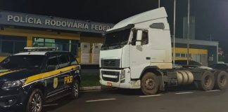Carreta com identificação adulterada é apreendida em Uberaba Carreta com identificação adulterada é apreendida em Uberaba