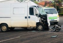 Colisão entre van e ônibus coletivo em Uberlândia deixa sete feridos Colisão entre van e ônibus coletivo em Uberlândia deixa sete feridos