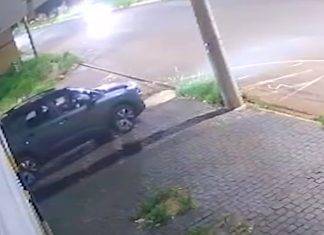 Criminosos da ‘Gangue da Marcha à Ré’ desistem de invasão após alerta de moradores em Uberlândia Criminosos da 'Gangue da Marcha à Ré' desistem de invasão após alerta de moradores em Uberlândia