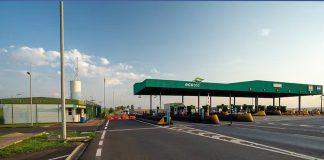 Funcionária de pedágio é agredida durante cobrança de tarifa em MG Funcionária de pedágio é agredida durante cobrança de tarifa em MG