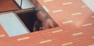 Grupo de aproximadamente 30 homens invadem prédio da UFU em Uberlândia Grupo de aproximadamente 30 homens invade prédio da UFU em Uberlândia