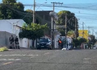 Homem é morto a tiros no bairro Jardim Brasília, em Uberlândia Homem é morto a tiros no bairro Jardim Brasília, em Uberlândia