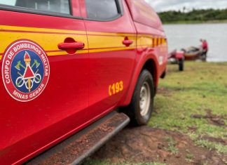 Jovem de 19 anos morre afogado após naufrágio no Rio Paranaíba, em Santa Vitória Jovem de 19 anos morre afogado após naufrágio no Rio Paranaíba, em Santa Vitória