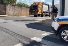 Jovem é atropelado por caminhão da coleta seletiva enquanto usava celular e fones de ouvido em Patrocínio Jovem é atropelado por caminhão da coleta seletiva enquanto usava celular e fones de ouvido em Patrocínio